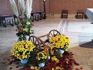 Kirchenschmuck - St. Maria Kirche Niederdorfelden